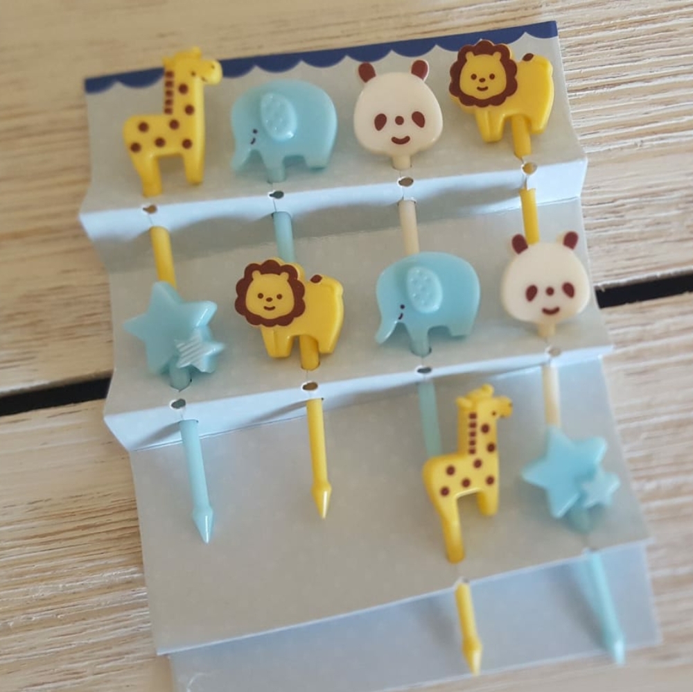 2/$22 Cupcake Cake Sandwich Flag Decorations Plastic